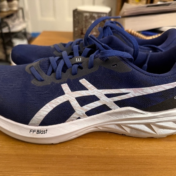 ASICS women’s 11 Dynablast runner - Picture 4 of 4